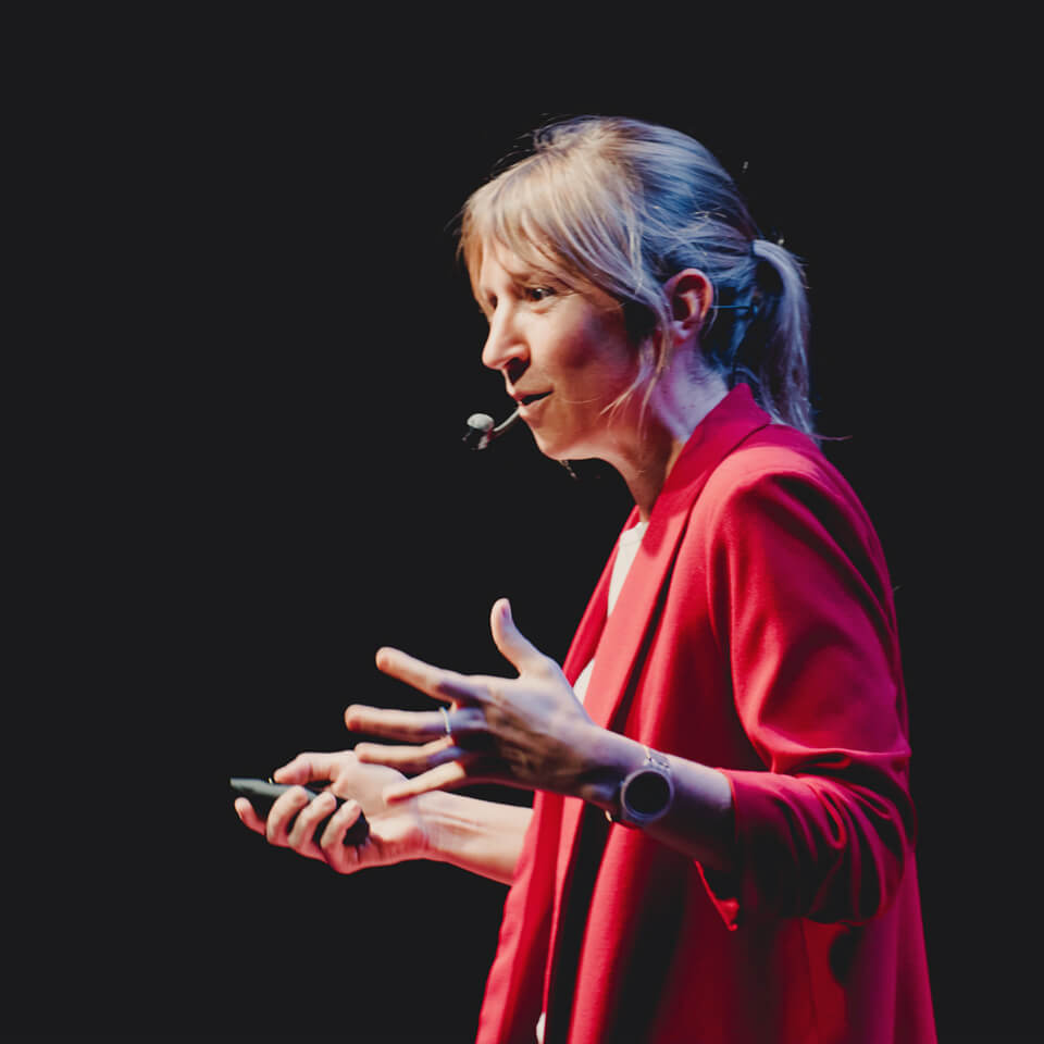 Manuela Da Silveria speaking in TEDx Paysandú